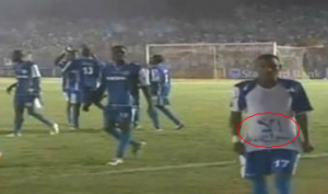 pemain sepakbola yang menentang pelecehan islam