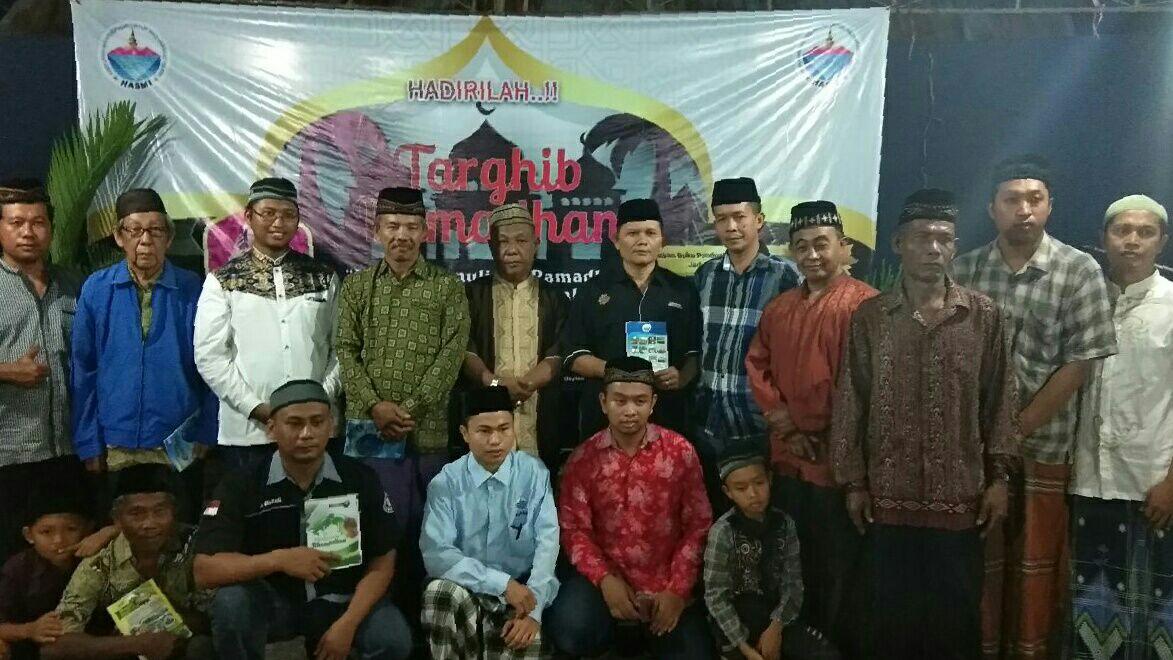 Pembagian Buku Targhib Romadhon HASMI