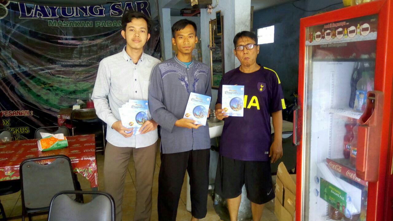 Pembagian Buku Targhib Romadhon HASMI