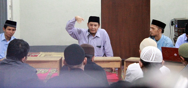 Ustadz Fatih: "Hanya Solusi Takwa, yang Akan Mengantarkan Kita Kepada Kemenangan Hakiki!"